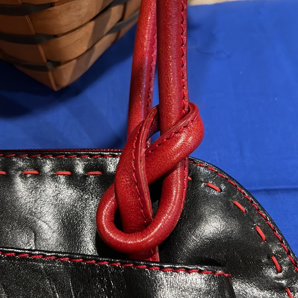 L’amica Leather Shoulder Conversion Backpack Purse - image 8